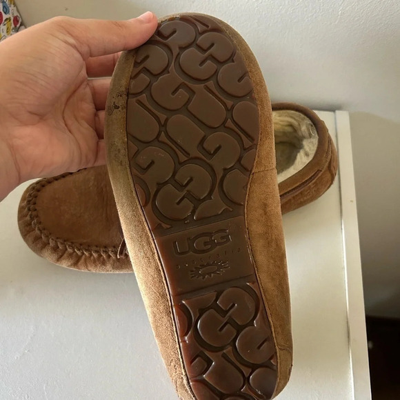 UGG  Dakota Chestnut Slippers - Picture 3 of 5